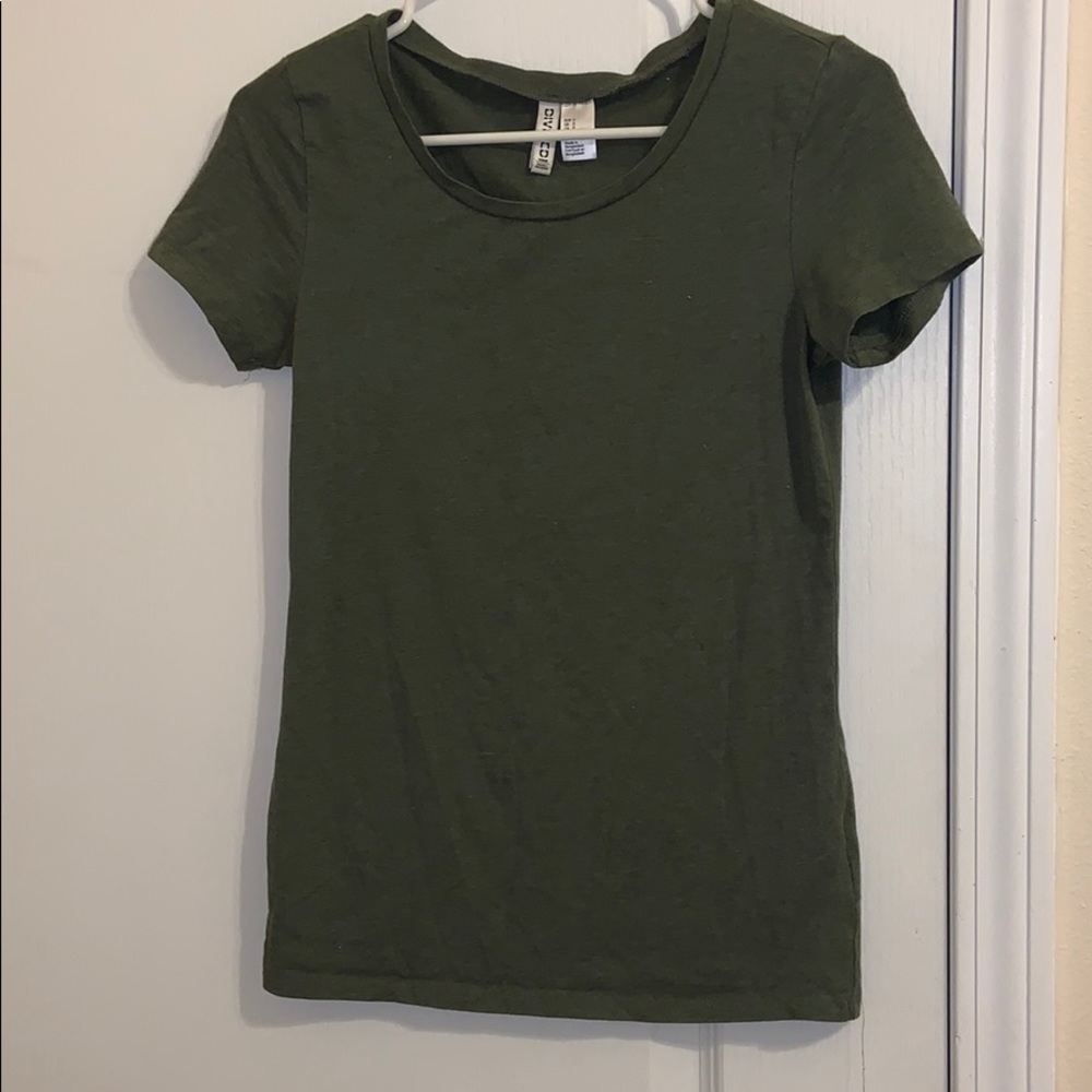 H&M green shirt